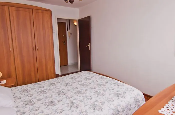 شقة Tennis سبليت